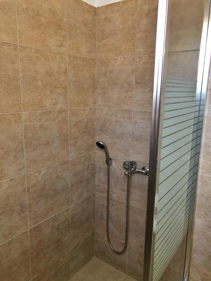 Blue Air Apartment 1Minute From Sea, 15 Min From The Airport Artemis City Center 外观 照片