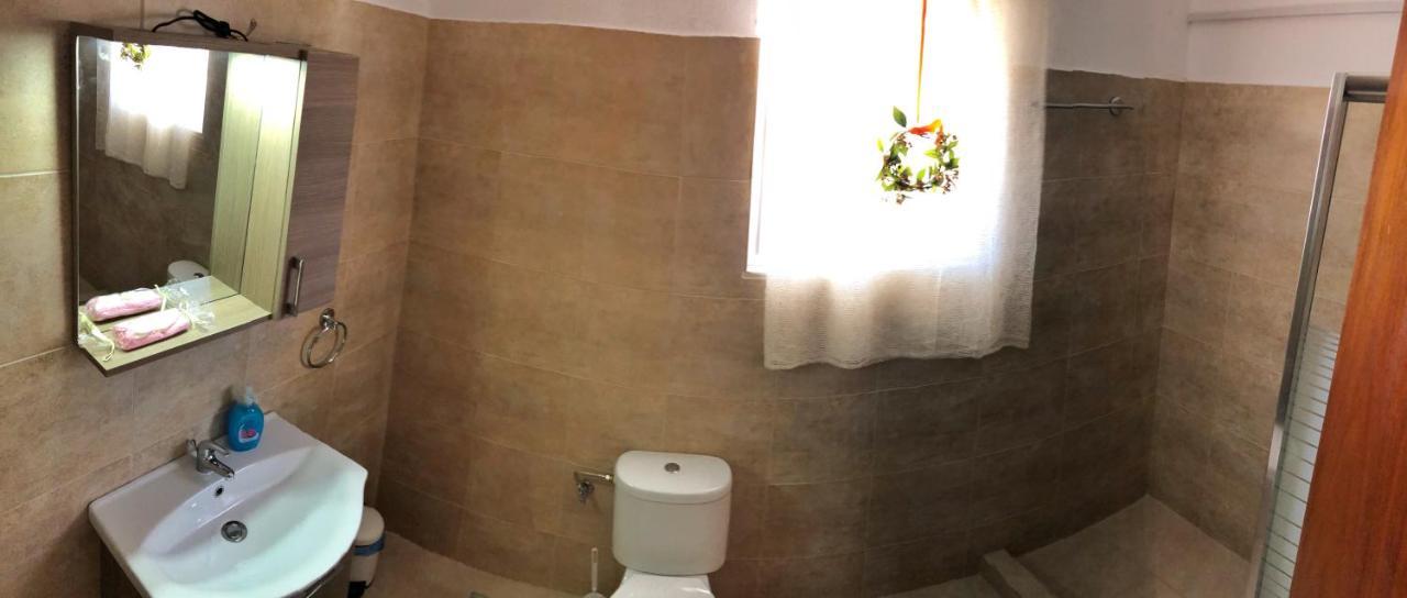 Blue Air Apartment 1Minute From Sea, 15 Min From The Airport Artemis City Center 外观 照片