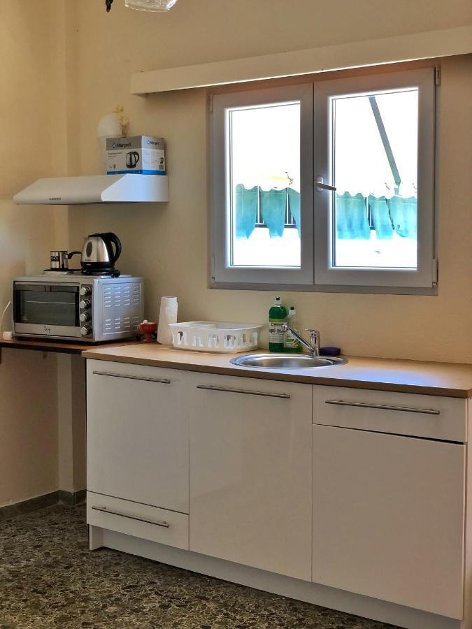 Blue Air Apartment 1Minute From Sea, 15 Min From The Airport Artemis City Center 外观 照片
